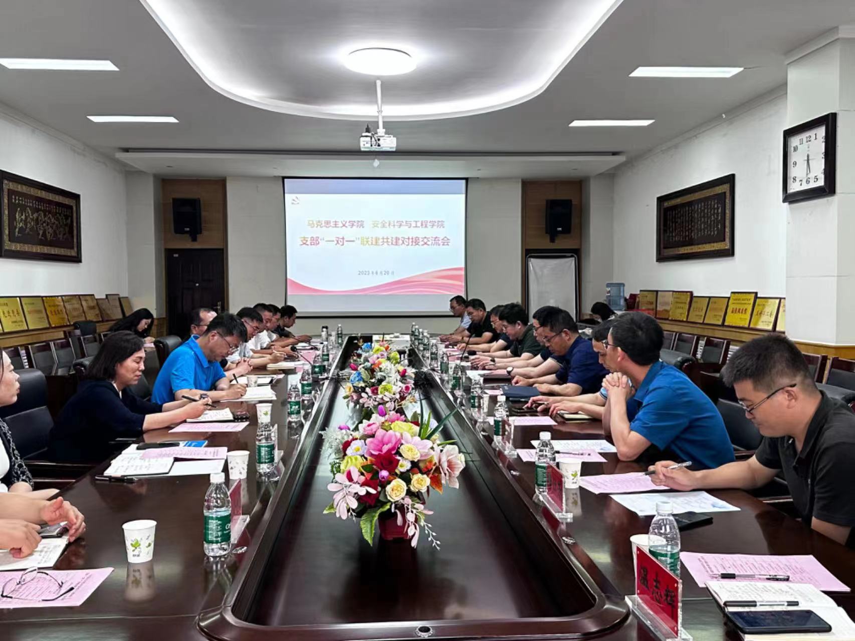 944afa371bc74a38c45bf44f1bc685b.jpg 944afa371bc74a38c45bf44f1bc685b.jpg